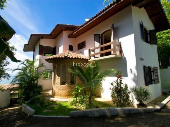 Casa com 4 dormitórios sendo 2 suítes no loteamento Roteiro do Sol – Praia da Cocanha