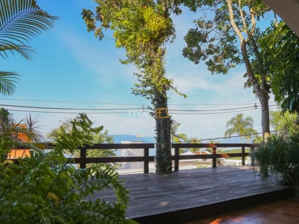 Casa com 4 dormitórios sendo 2 suítes no loteamento Roteiro do Sol – Praia da Cocanha