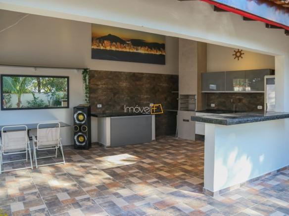 Casa com 4 dormitórios sendo 2 suítes no loteamento Roteiro do Sol – Praia da Cocanha