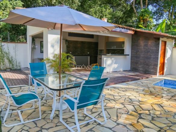 Casa com 4 dormitórios sendo 2 suítes no loteamento Roteiro do Sol – Praia da Cocanha