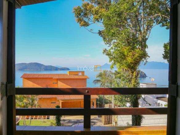 Casa com 4 dormitórios sendo 2 suítes no loteamento Roteiro do Sol – Praia da Cocanha