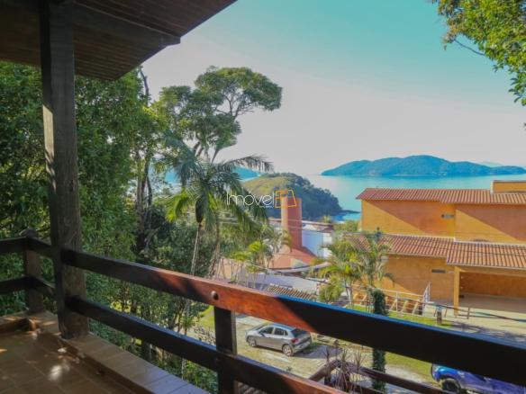 Casa com 4 dormitórios sendo 2 suítes no loteamento Roteiro do Sol – Praia da Cocanha