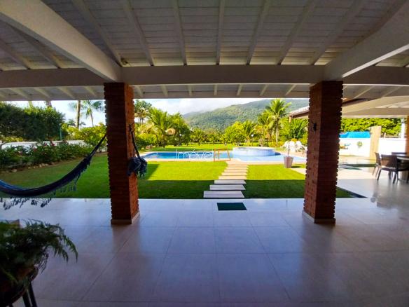 Casa no Condomínio Costa Verde Tabatinga com 5 suites, na Praia de Tabatinga com 400m²