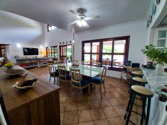 Casa no Condomínio Costa Verde Tabatinga com 5 suites, na Praia de Tabatinga com 400m²