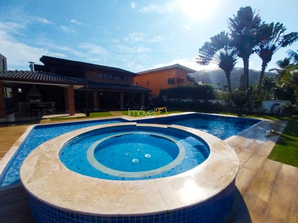 Casa no Condomínio Costa Verde Tabatinga com 5 suites, na Praia de Tabatinga com 400m²
