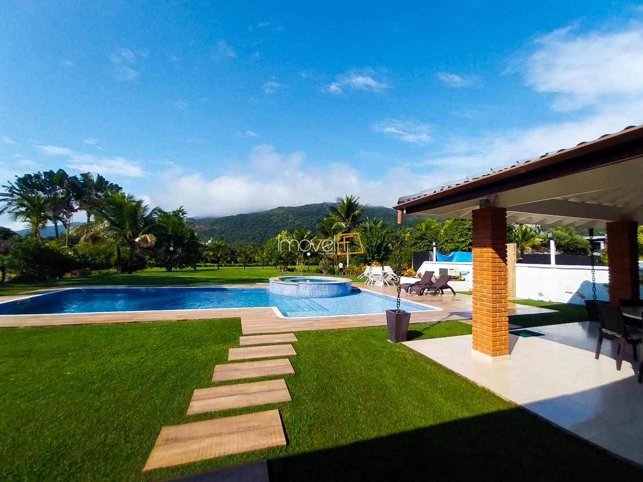 ATLANTICA MARI-45 Casa no Condomínio Costa Verde Tabatinga com 5 suites, na Praia de Tabatinga com 400m²
