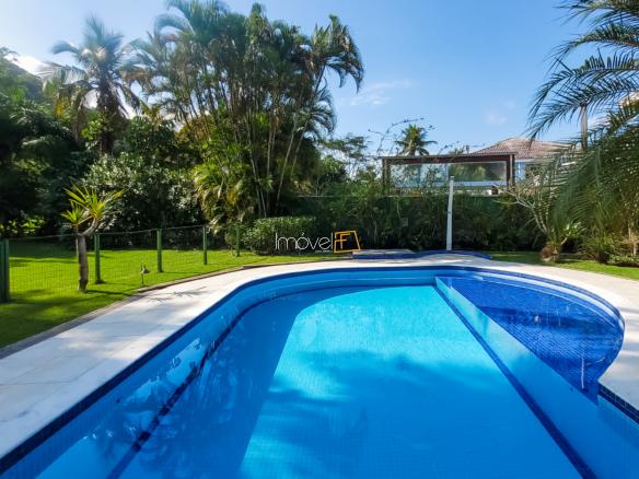 Casa no Condomínio Costa Verde Tabatinga com 6 dormitórios, na Praia de Tabatinga com 388m²