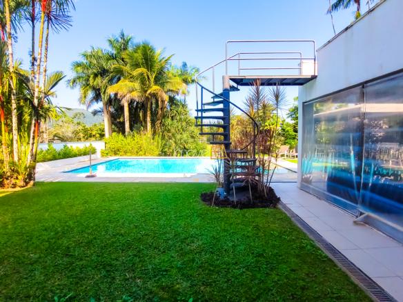 Casa no Condomínio Costa Verde Tabatinga com 5 dormitórios, na Praia de Tabatinga com 426m²