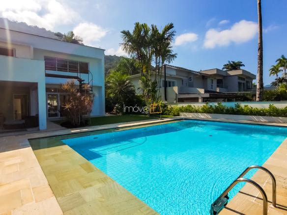 Casa no Condomínio Costa Verde Tabatinga com 5 dormitórios, na Praia de Tabatinga com 426m²