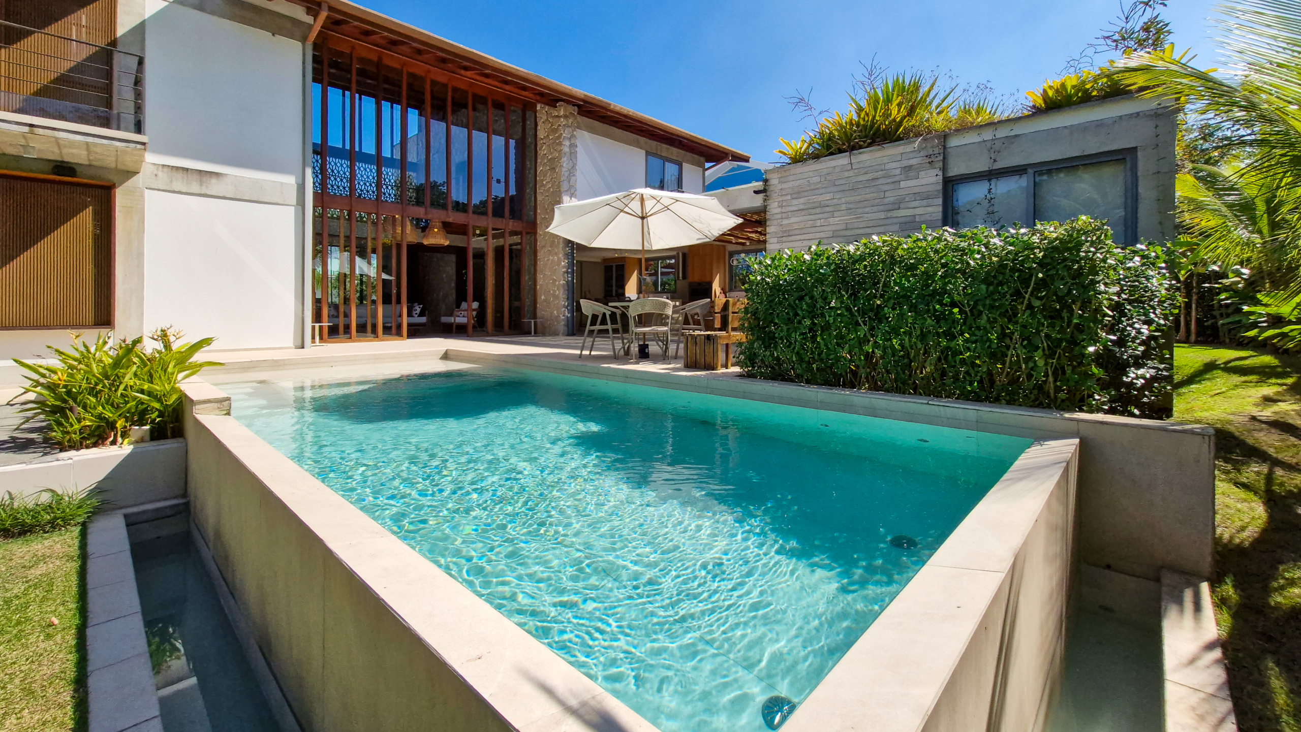 Casa para venda no Condomínio Portofino com 3 suítes na Praia de Mococa com 385m²