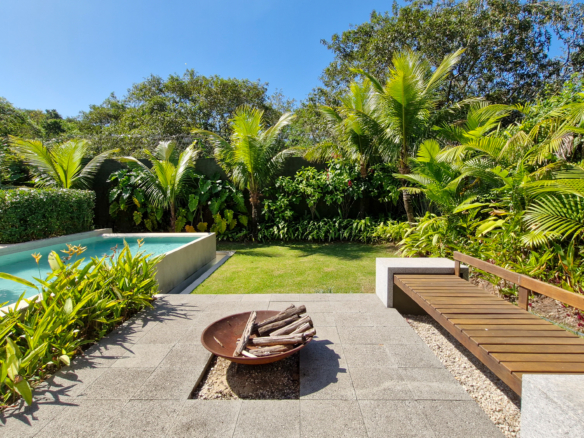 Casa para venda no Condomínio Portofino com 3 suítes na Praia de Mococa com 385m²