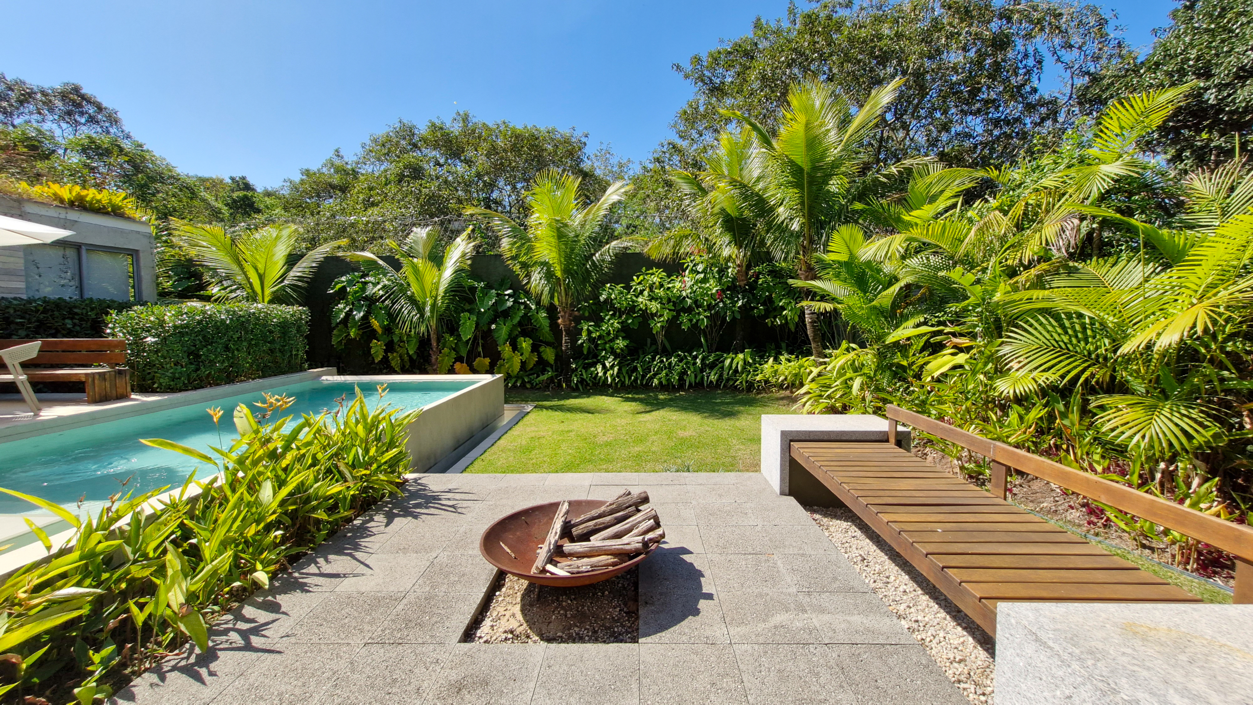 Casa para venda no Condomínio Portofino com 3 suítes na Praia de Mococa com 385m²