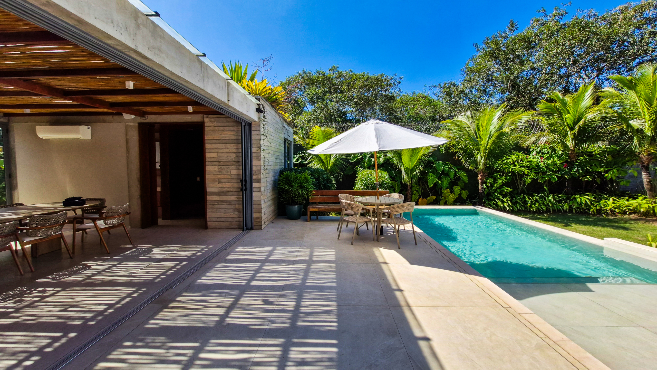 Casa para venda no Condomínio Portofino com 3 suítes na Praia de Mococa com 385m²