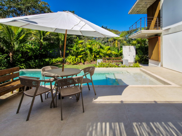Casa para venda no Condomínio Portofino com 3 suítes na Praia de Mococa com 385m²