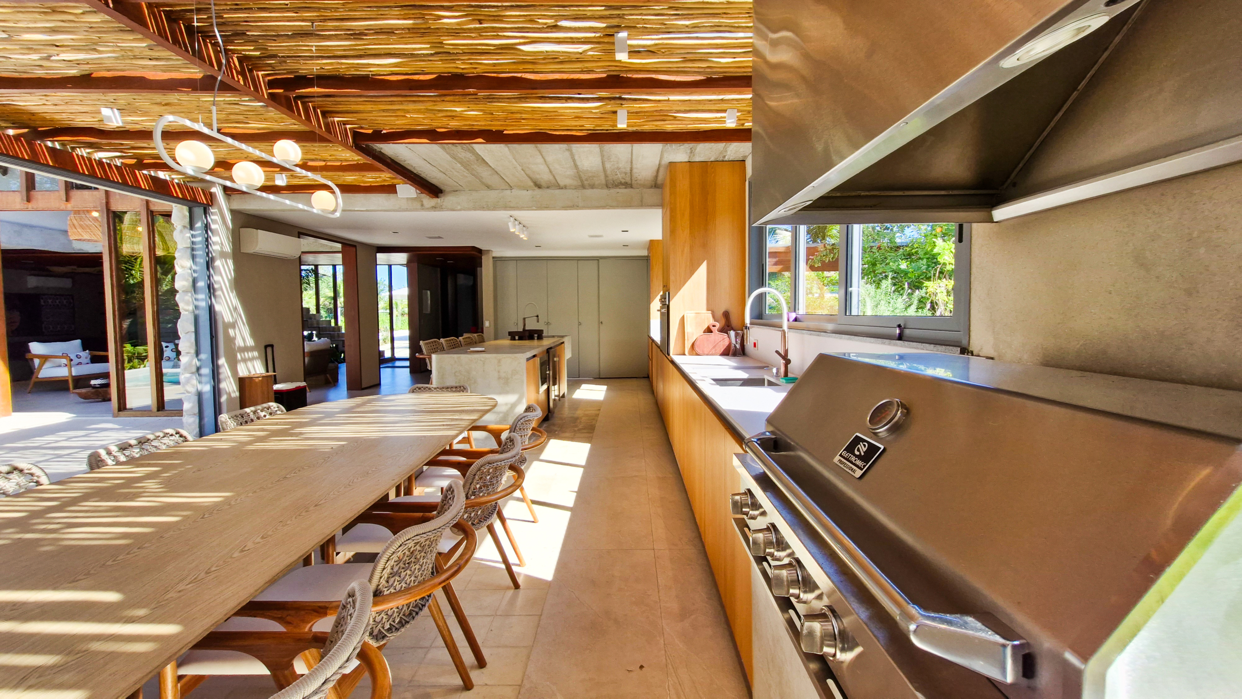 Casa para venda no Condomínio Portofino com 3 suítes na Praia de Mococa com 385m²