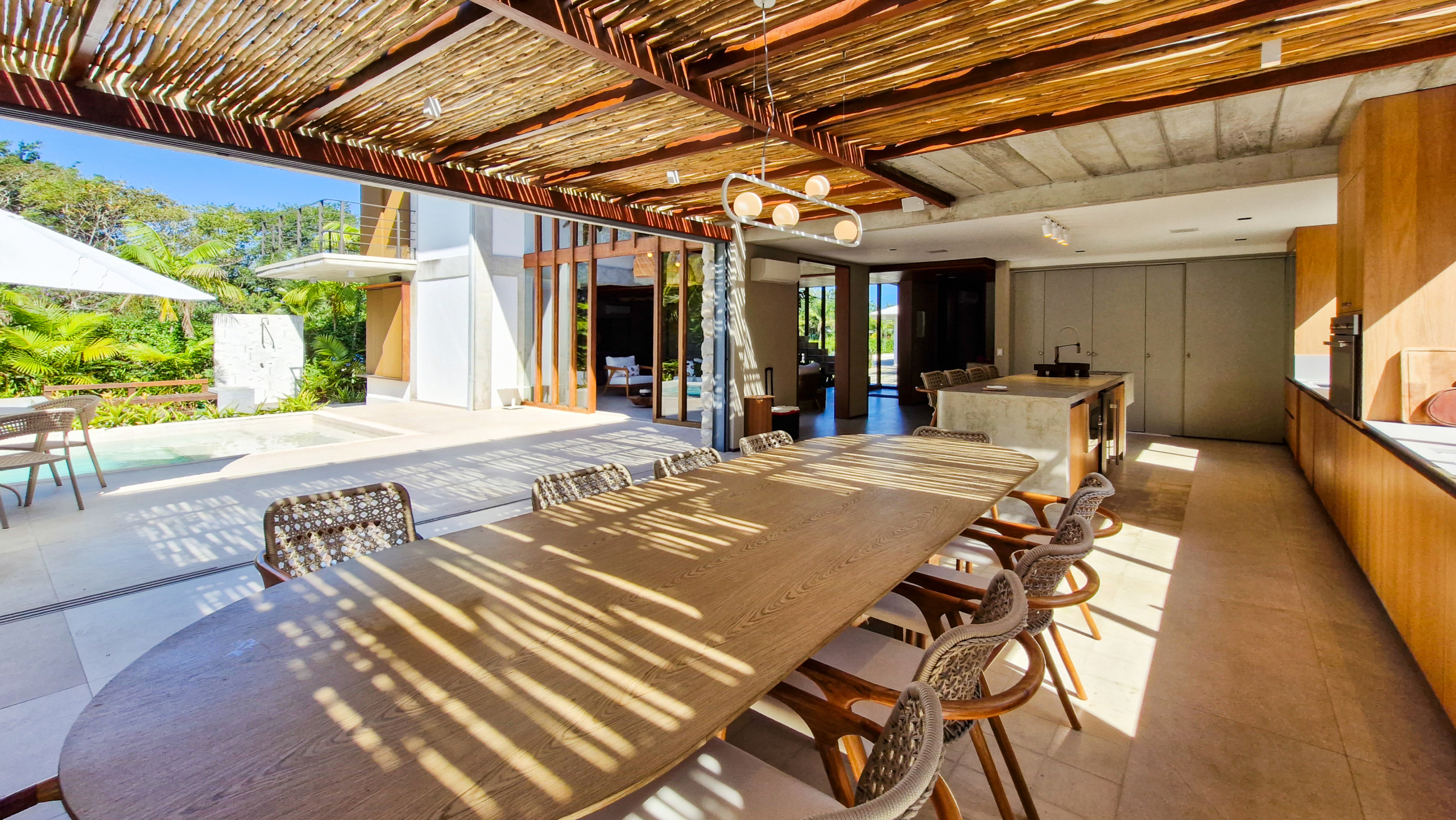 Casa para venda no Condomínio Portofino com 3 suítes na Praia de Mococa com 385m²