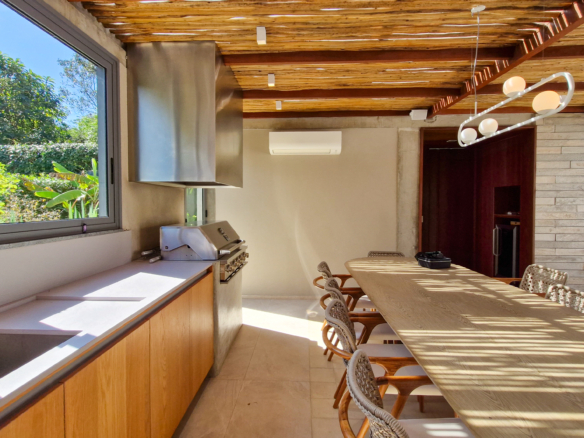 Casa para venda no Condomínio Portofino com 3 suítes na Praia de Mococa com 385m²