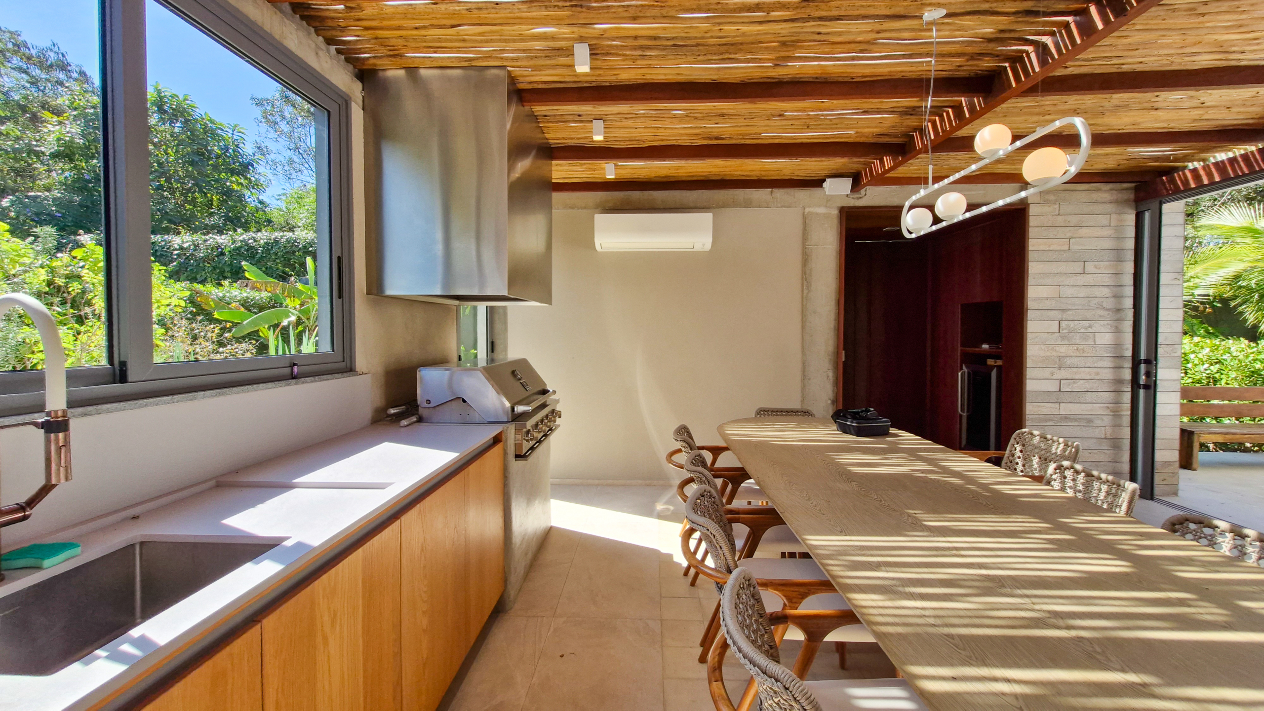 Casa para venda no Condomínio Portofino com 3 suítes na Praia de Mococa com 385m²