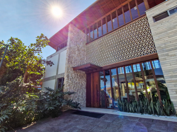 Casa para venda no Condomínio Portofino com 3 suítes na Praia de Mococa com 385m²