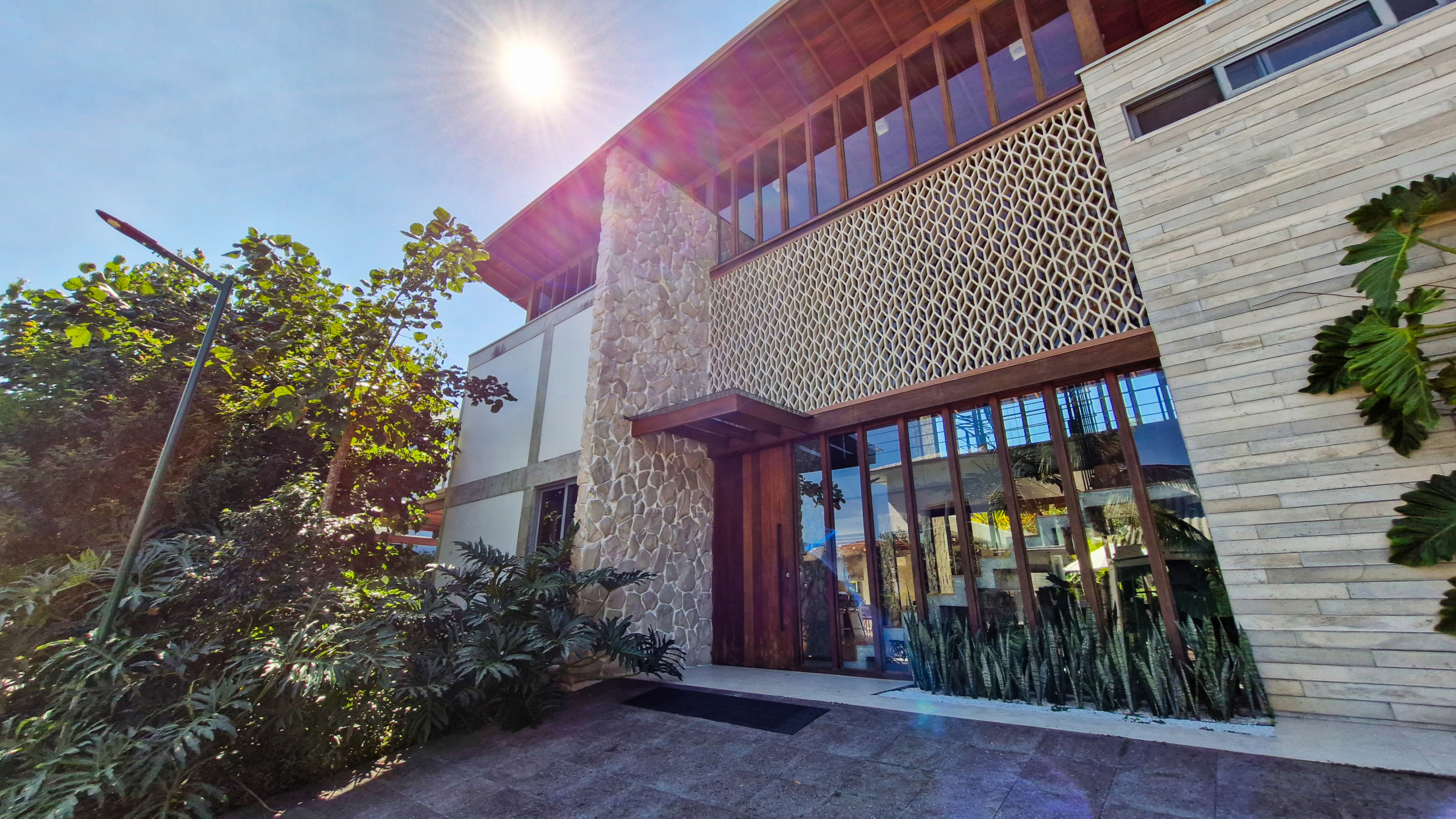 Casa para venda no Condomínio Portofino com 3 suítes na Praia de Mococa com 385m²
