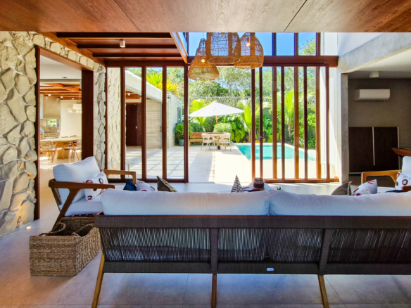 Casa para venda no Condomínio Portofino com 3 suítes na Praia de Mococa com 385m²