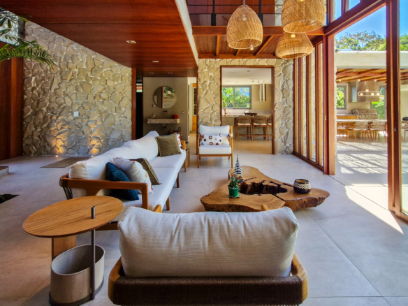 Casa para venda no Condomínio Portofino com 3 suítes na Praia de Mococa com 385m²