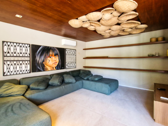 Casa para venda no Condomínio Portofino com 3 suítes na Praia de Mococa com 385m²