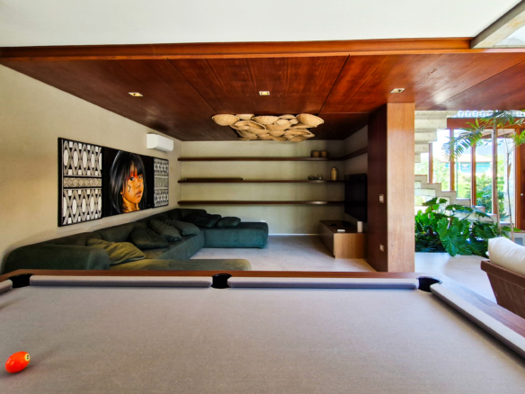 Casa para venda no Condomínio Portofino com 3 suítes na Praia de Mococa com 385m²