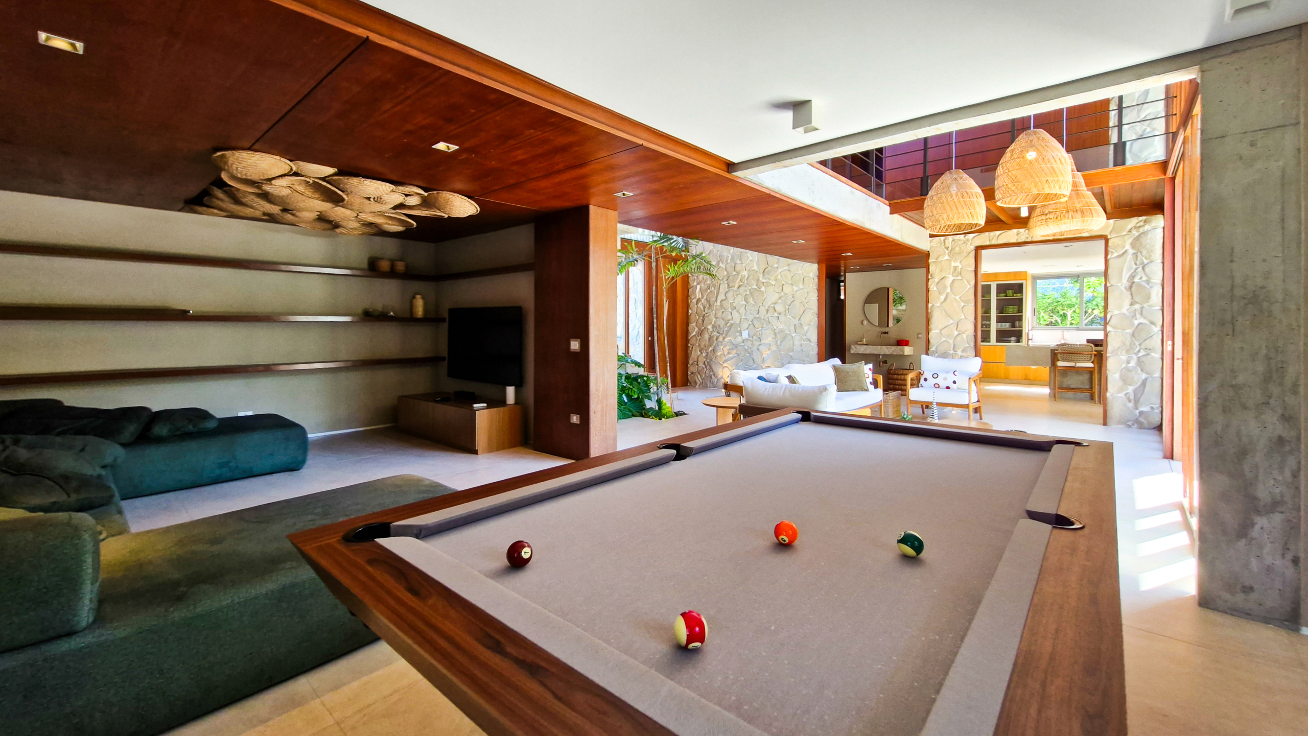 Casa para venda no Condomínio Portofino com 3 suítes na Praia de Mococa com 385m²