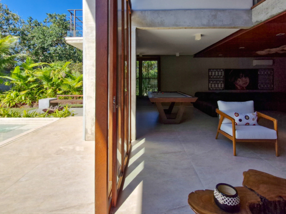 Casa para venda no Condomínio Portofino com 3 suítes na Praia de Mococa com 385m²