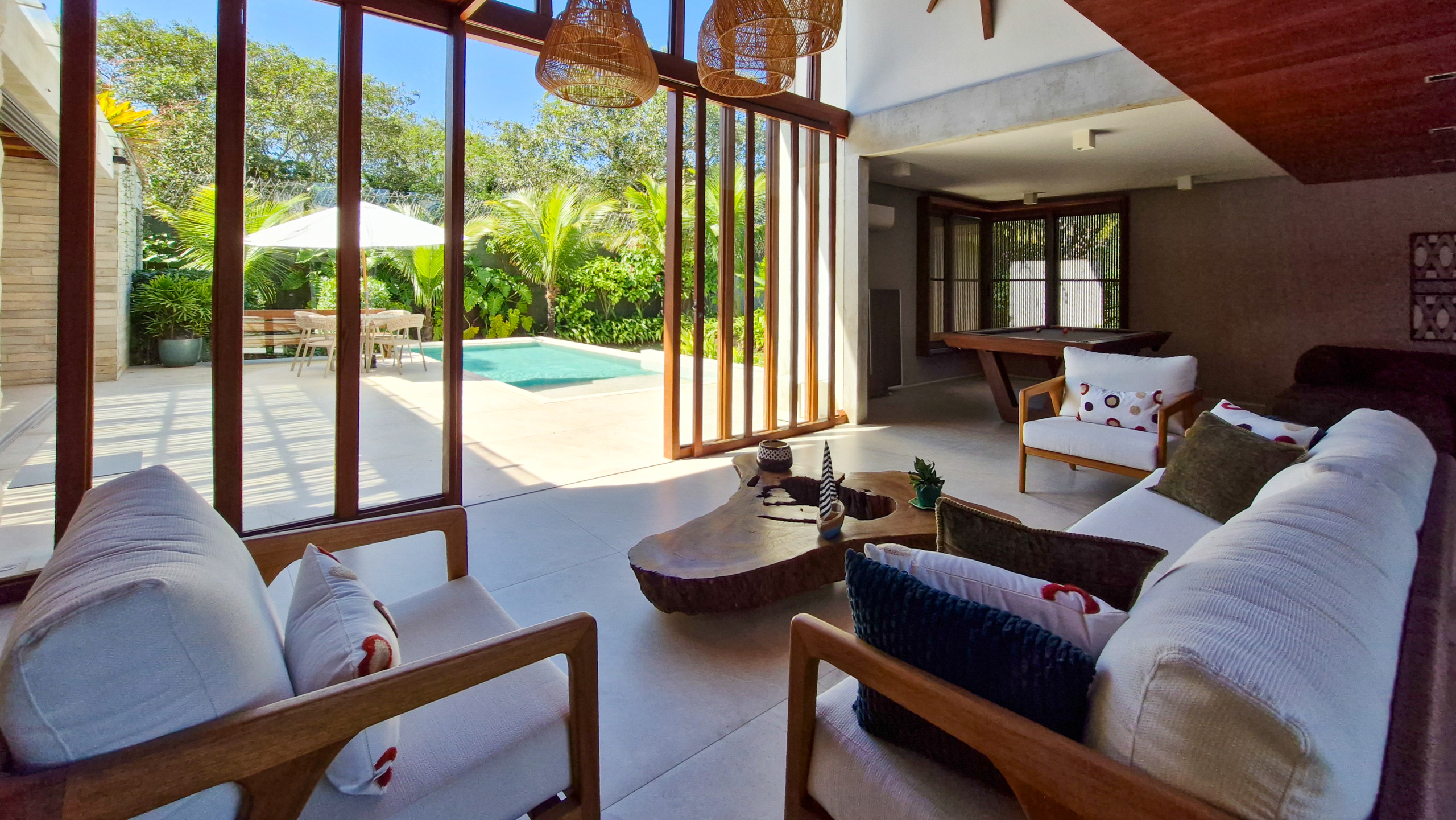 Casa para venda no Condomínio Portofino com 3 suítes na Praia de Mococa com 385m²