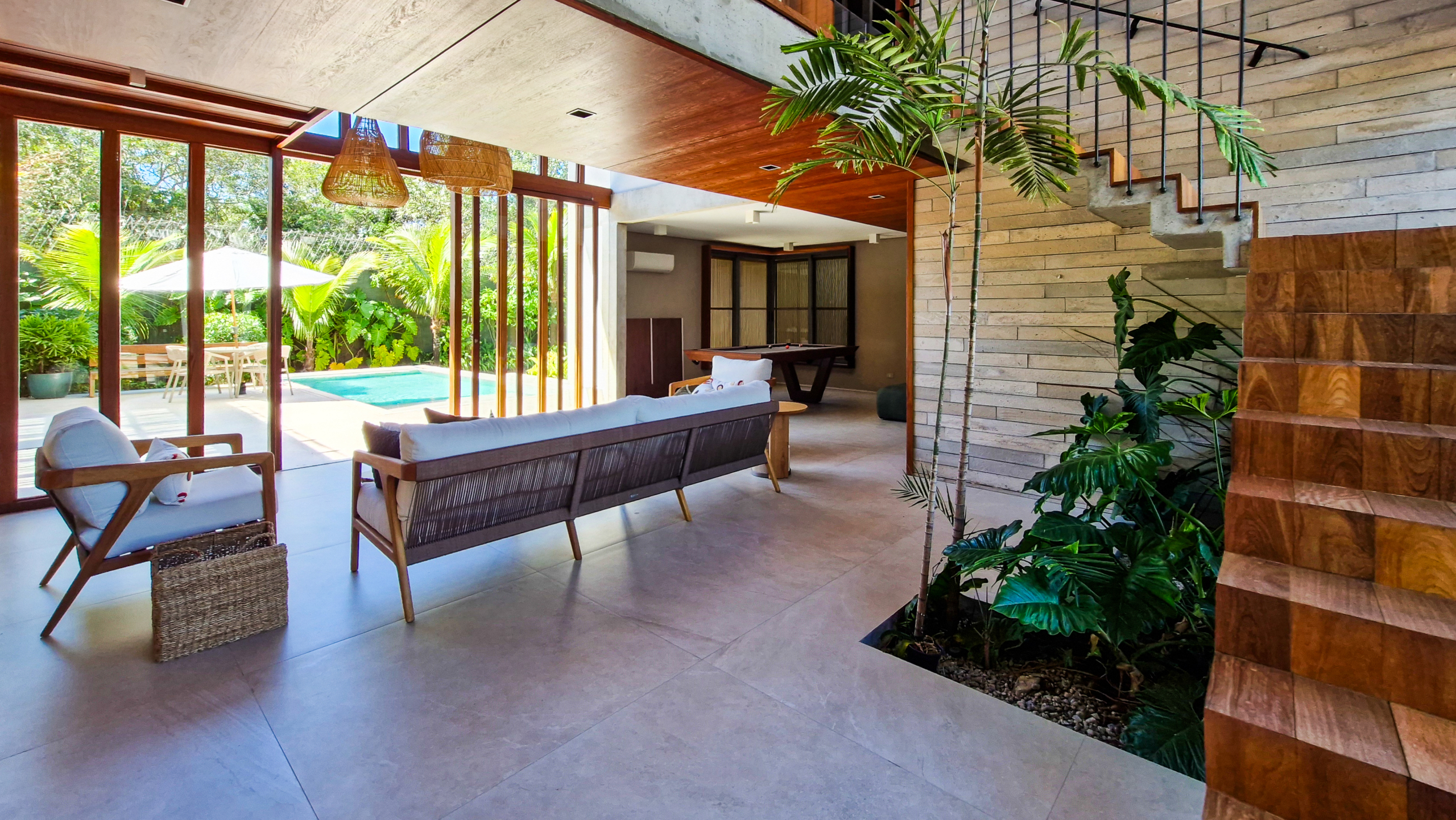 Casa para venda no Condomínio Portofino com 3 suítes na Praia de Mococa com 385m²