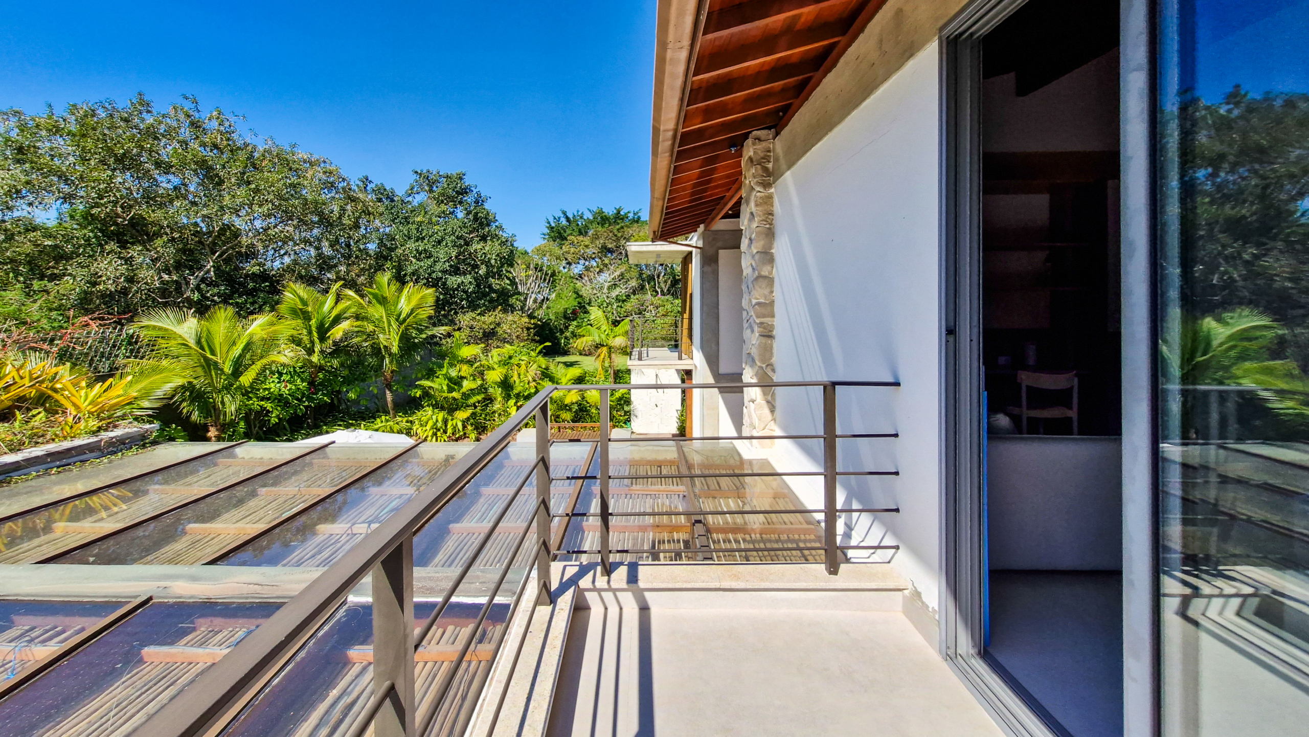 Casa para venda no Condomínio Portofino com 3 suítes na Praia de Mococa com 385m²
