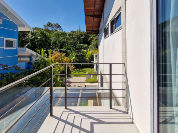 Casa para venda no Condomínio Portofino com 3 suítes na Praia de Mococa com 385m²