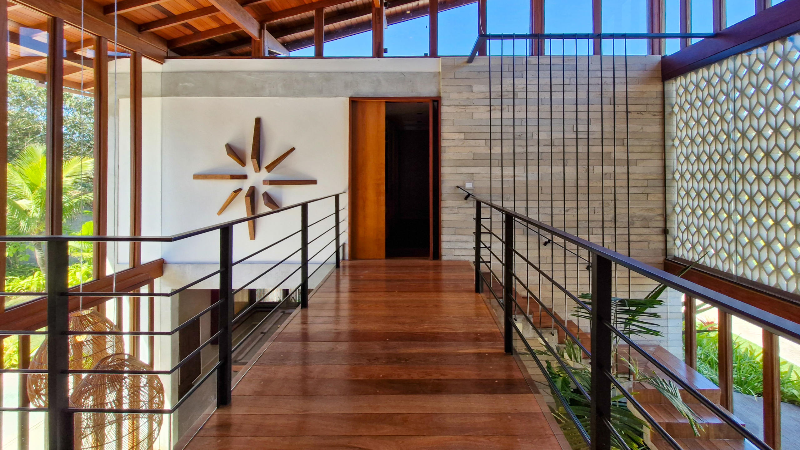 Casa para venda no Condomínio Portofino com 3 suítes na Praia de Mococa com 385m²