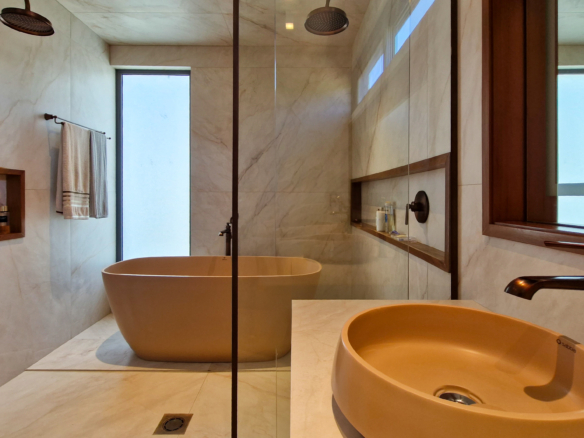 Casa para venda no Condomínio Portofino com 3 suítes na Praia de Mococa com 385m²