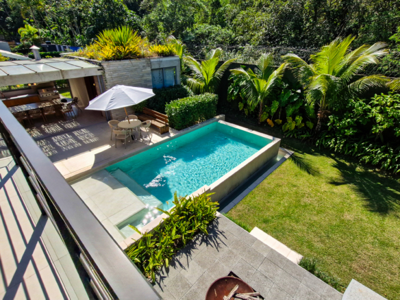 Casa para venda no Condomínio Portofino com 3 suítes na Praia de Mococa com 385m²