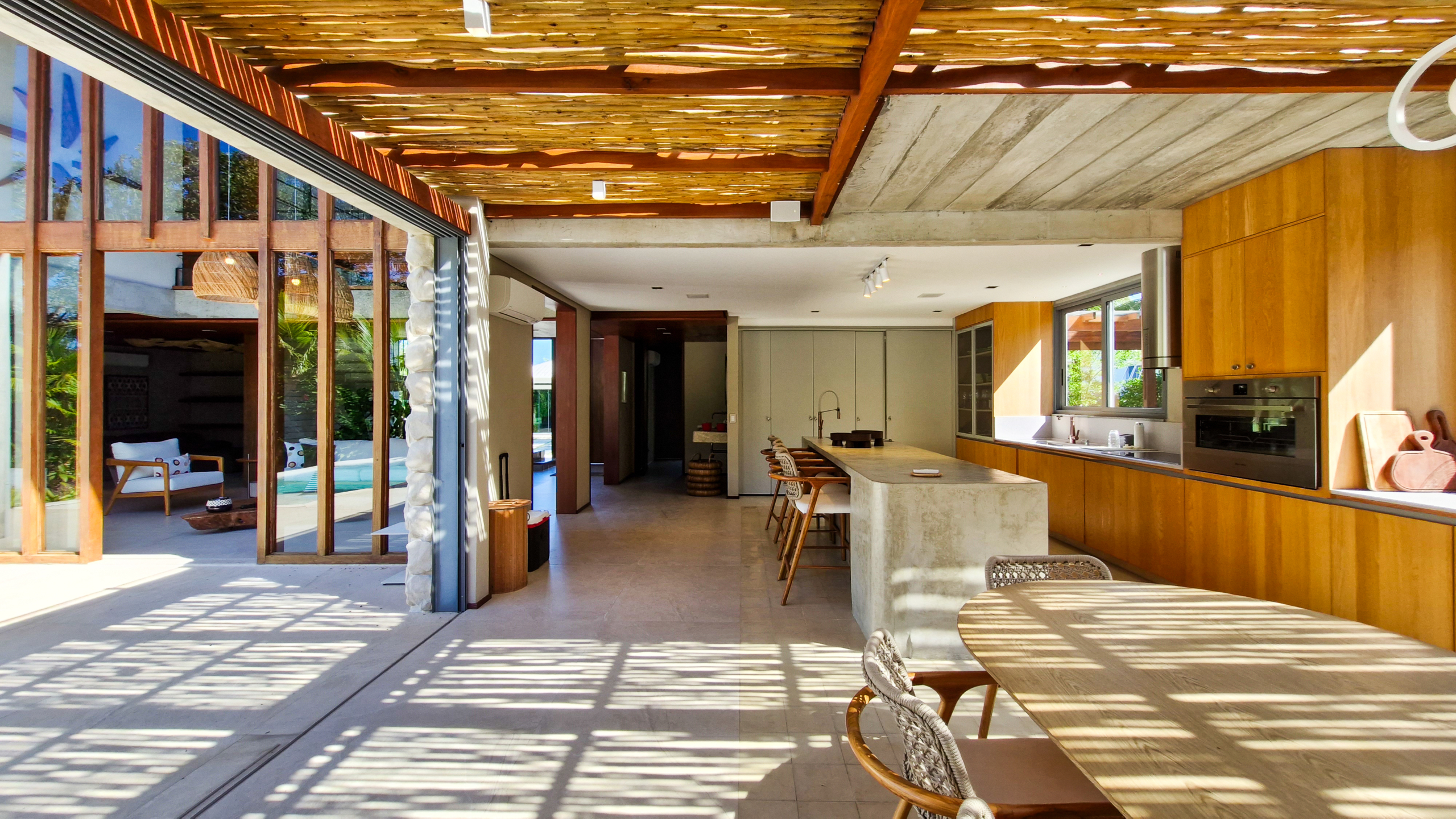 Casa para venda no Condomínio Portofino com 3 suítes na Praia de Mococa com 385m²