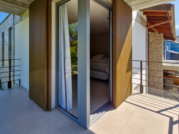 Casa para venda no Condomínio Portofino com 3 suítes na Praia de Mococa com 385m²
