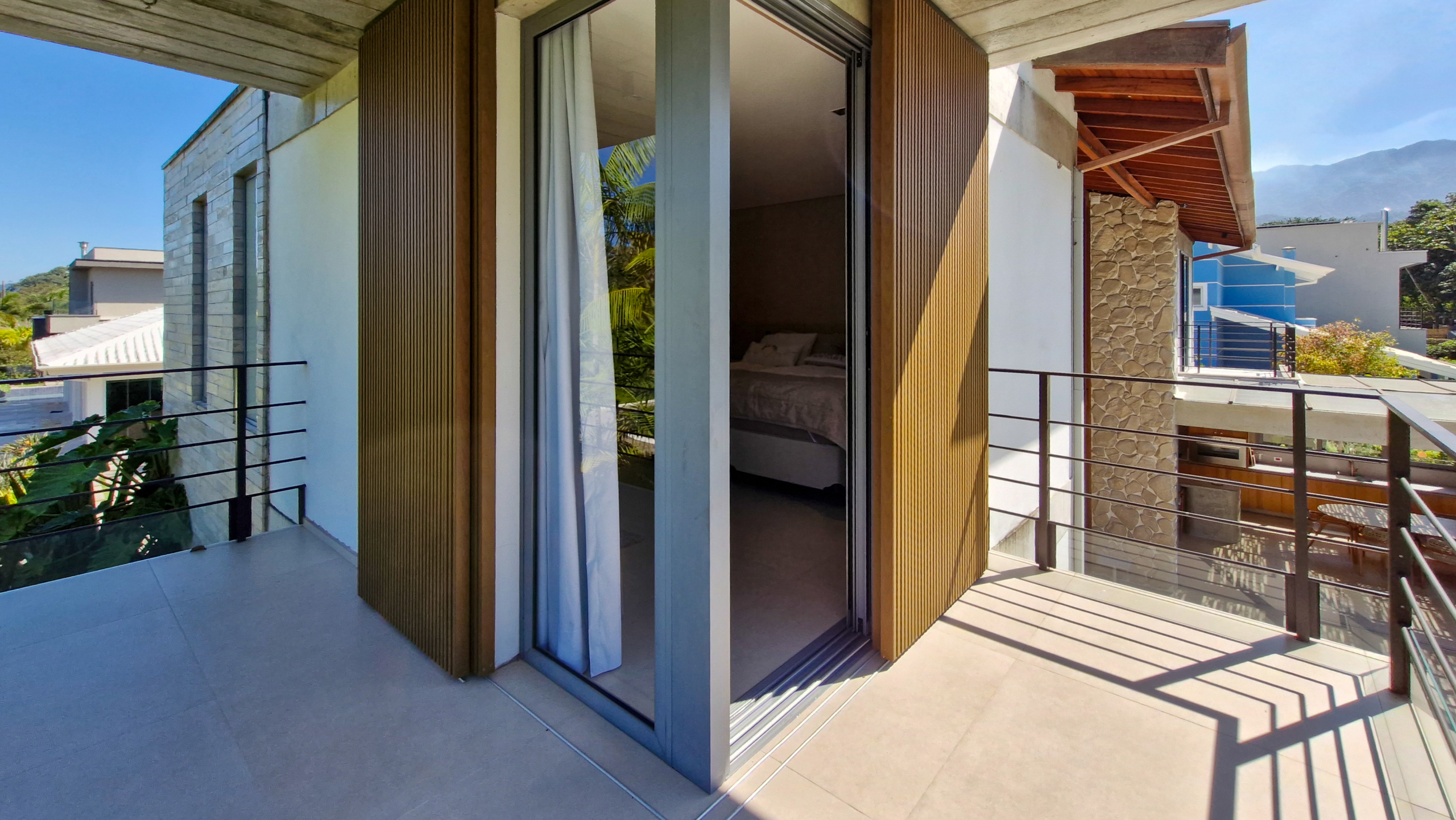 Casa para venda no Condomínio Portofino com 3 suítes na Praia de Mococa com 385m²