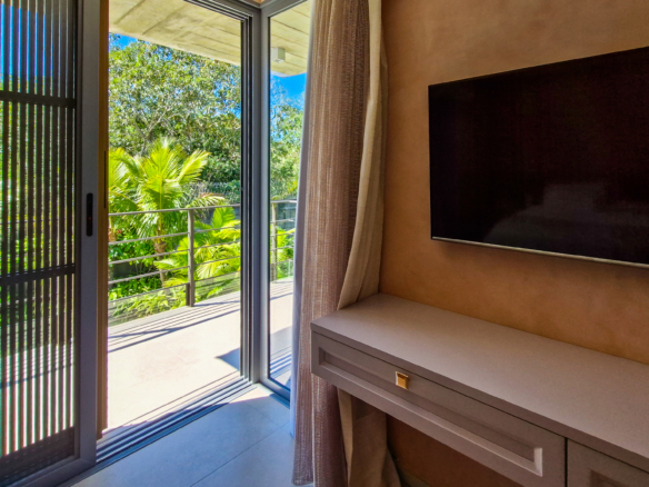 Casa para venda no Condomínio Portofino com 3 suítes na Praia de Mococa com 385m²