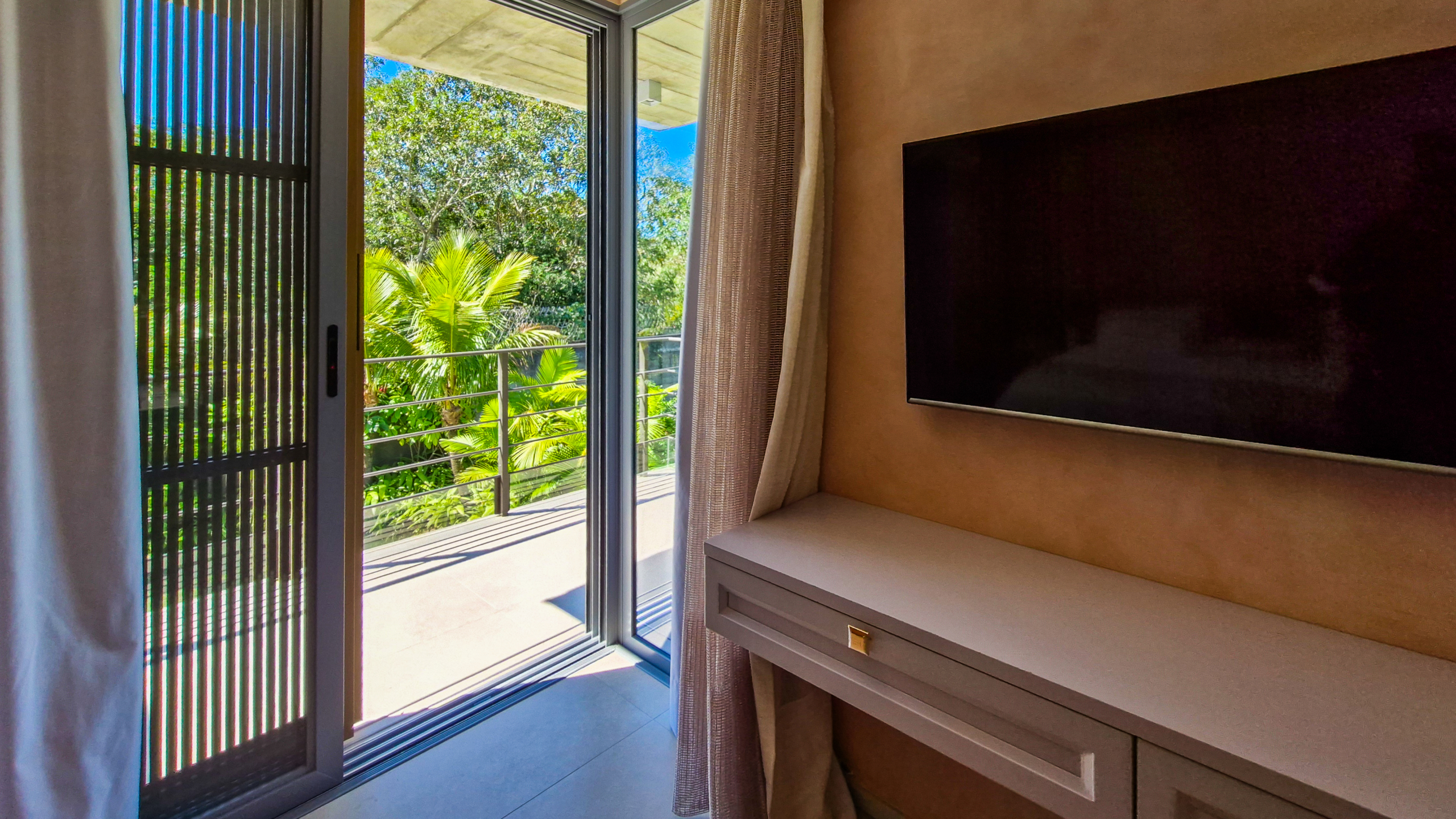 Casa para venda no Condomínio Portofino com 3 suítes na Praia de Mococa com 385m²