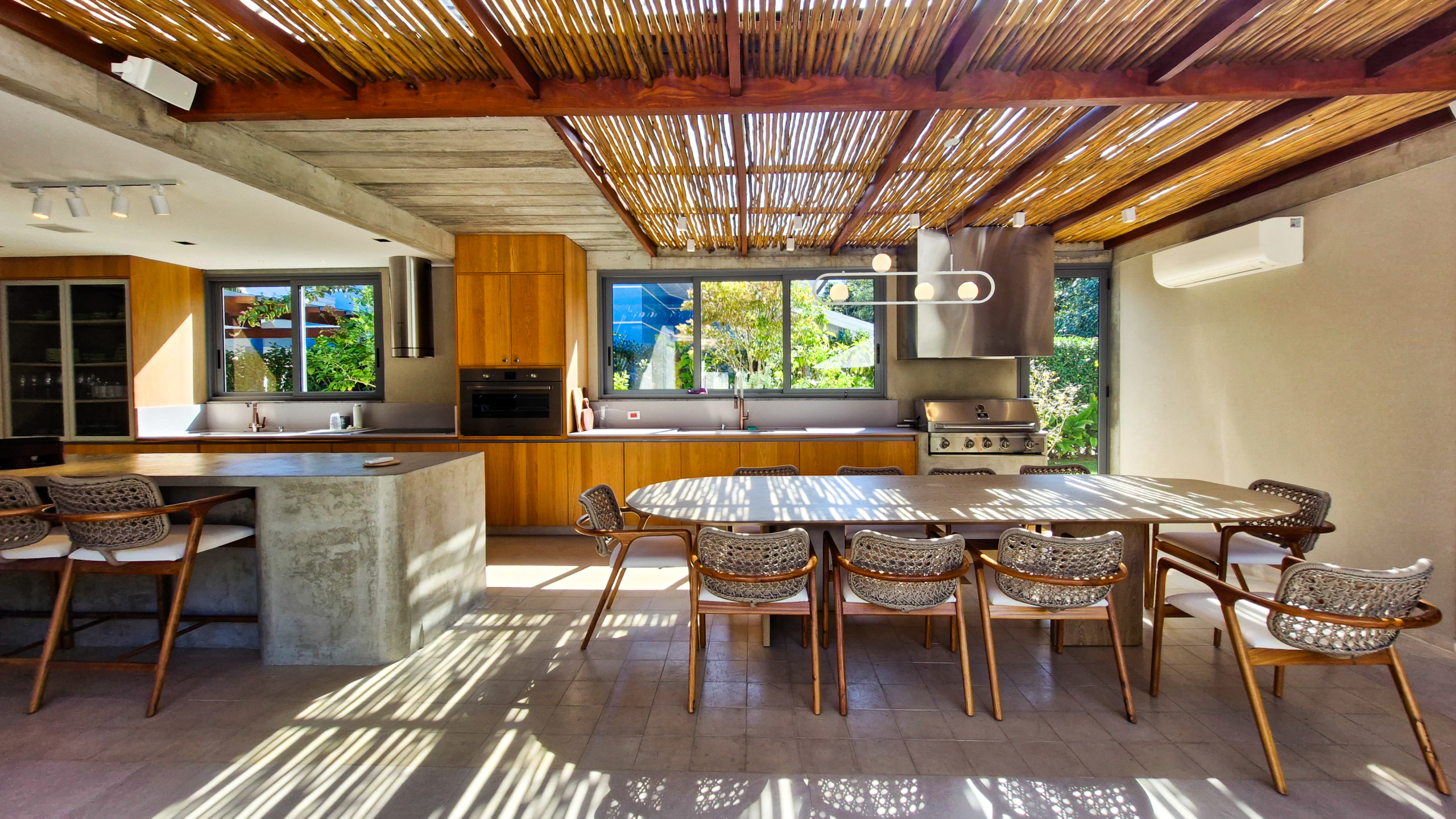 Casa para venda no Condomínio Portofino com 3 suítes na Praia de Mococa com 385m²