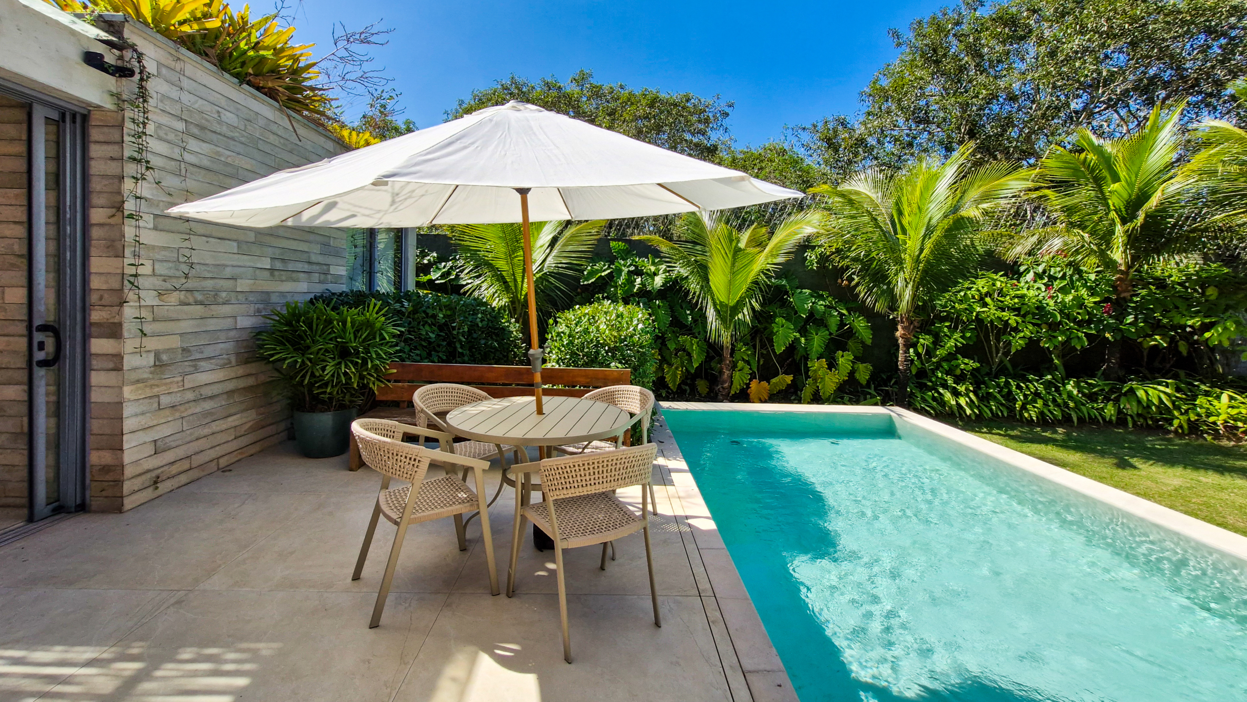 Casa para venda no Condomínio Portofino com 3 suítes na Praia de Mococa com 385m²
