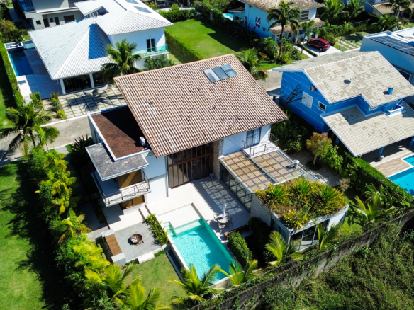 Casa para venda no Condomínio Portofino com 3 suítes na Praia de Mococa com 385m²
