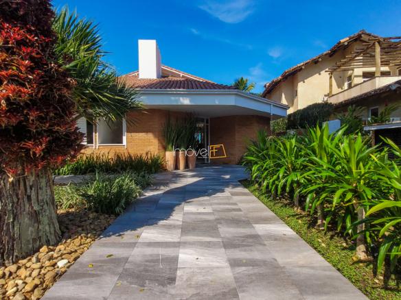 Casa no Condomínio Costa Verde Tabatinga com 6 suítes, na Praia de Tabatinga com 572m²