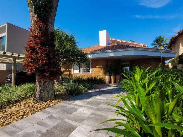 Casa no Condomínio Costa Verde Tabatinga com 6 suítes, na Praia de Tabatinga com 572m²