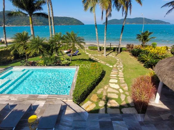 Casa no Condomínio Costa Verde Tabatinga com 6 suítes, na Praia de Tabatinga com 572m²
