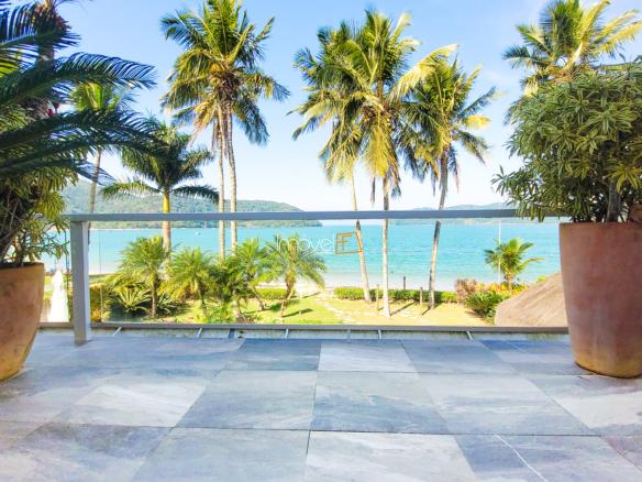 Casa no Condomínio Costa Verde Tabatinga com 6 suítes, na Praia de Tabatinga com 572m²