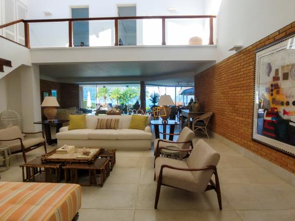 Casa no Condomínio Costa Verde Tabatinga com 6 suítes, na Praia de Tabatinga com 572m²